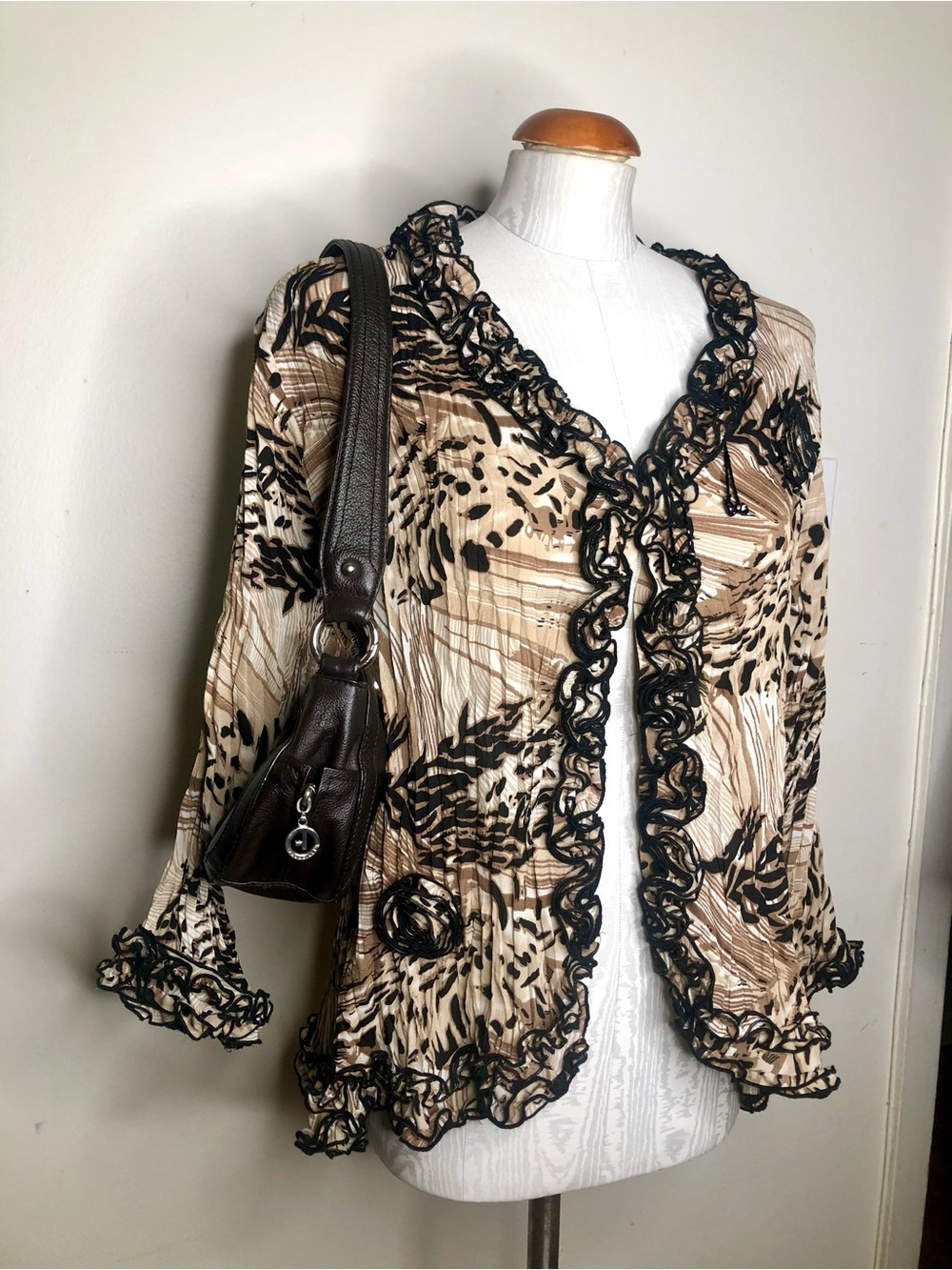 Ruffled Open-Front Women's Top in Beige and Black